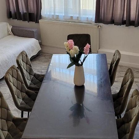 Casa Iris Apartment Iasi Ngoại thất bức ảnh