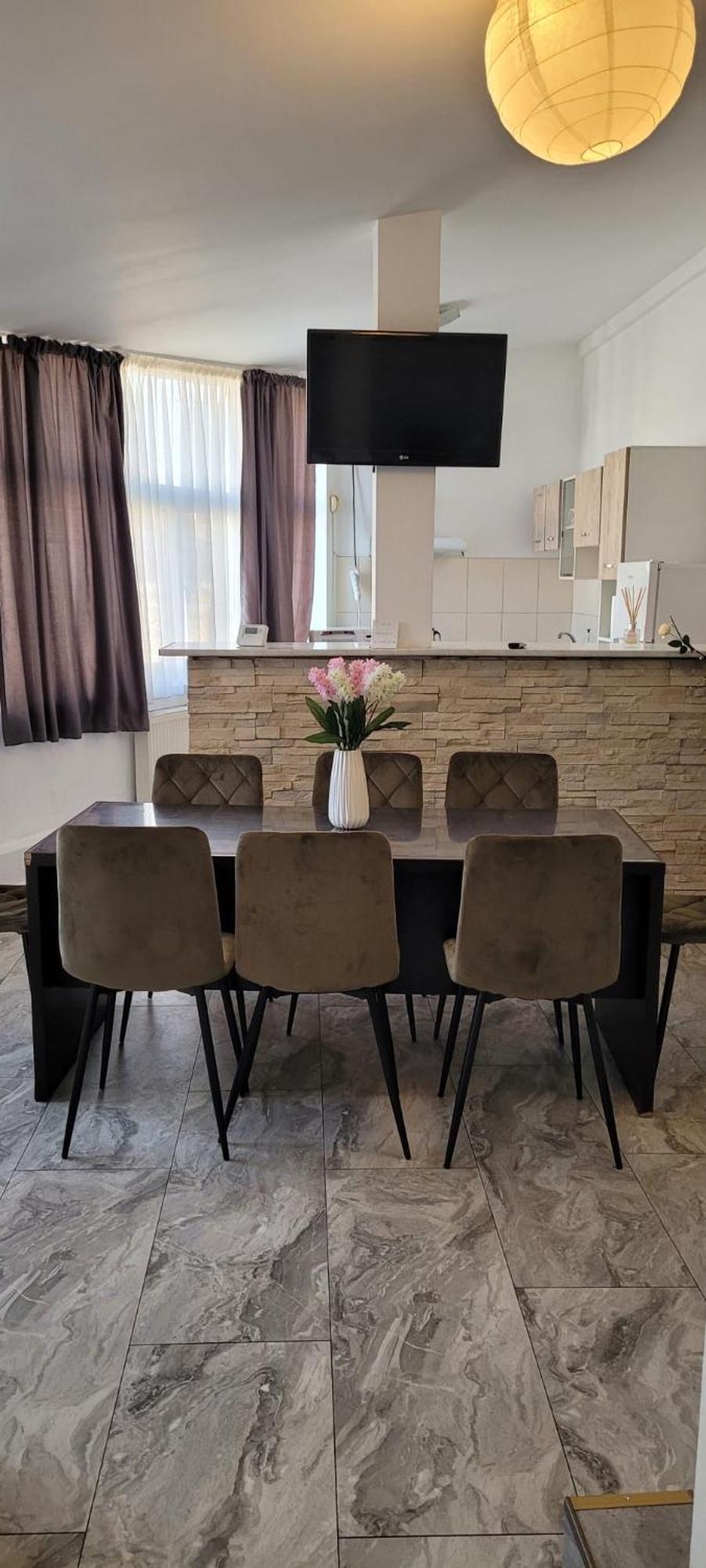 Casa Iris Apartment Iasi Ngoại thất bức ảnh